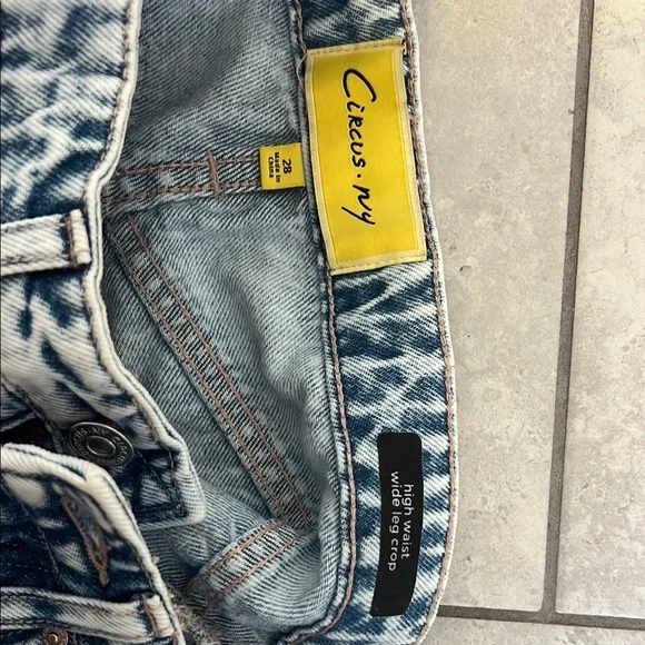 Women's Light Blue Distressed Jeans - Picture 3 of 3